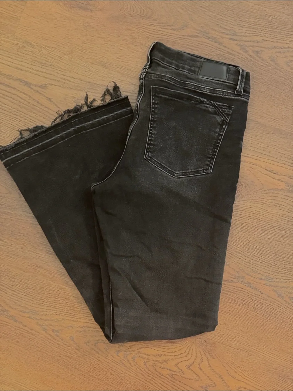 Buckle Black fit 53 Faded Black Washed Fringe-Hem Flare Jeans 31x32